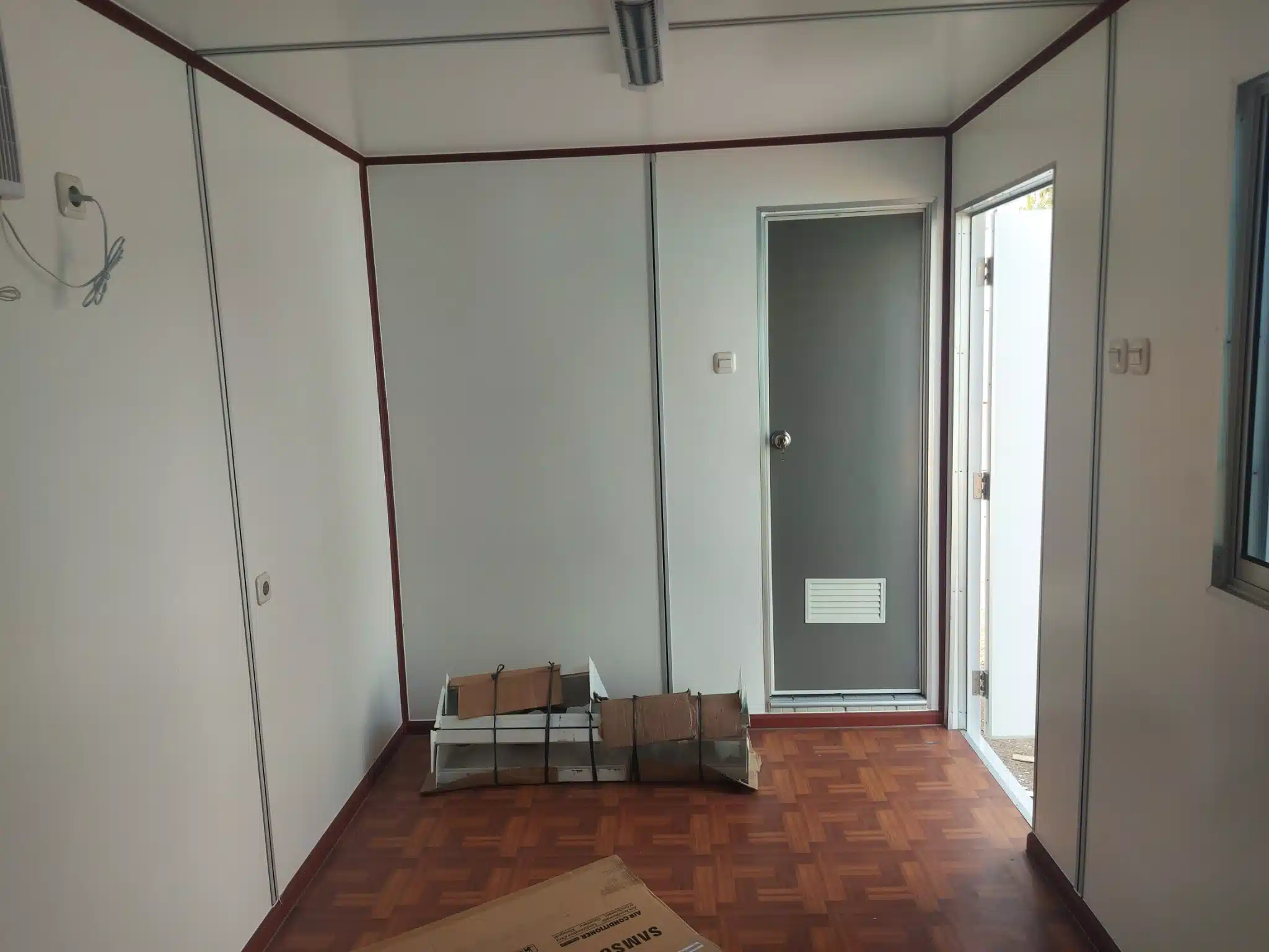 Sewa Office Container + Toilet 20ft